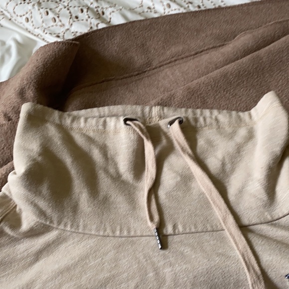 Top - Picture 6 of 10